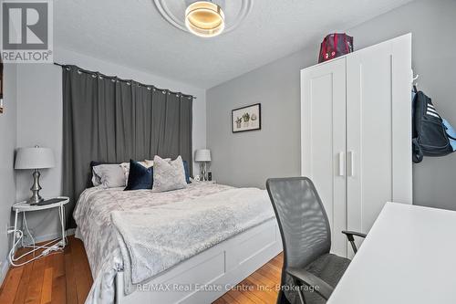 71 Keats Crescent, Guelph (Hanlon Creek), ON - Indoor Photo Showing Bedroom