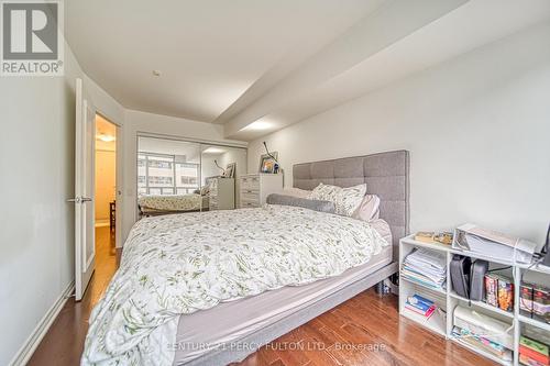 906 - 60 St Clair Avenue W, Toronto, ON - Indoor Photo Showing Bedroom