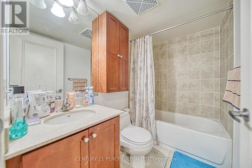 906 - 60 St Clair Avenue W, Toronto, ON - Indoor Photo Showing Bathroom