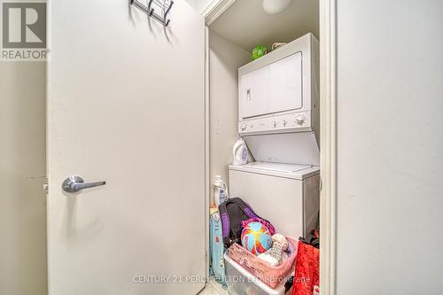 906 - 60 St Clair Avenue W, Toronto, ON - Indoor Photo Showing Laundry Room