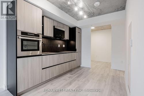 311 - 2 Augusta Avenue, Toronto, ON - Indoor Photo Showing Kitchen