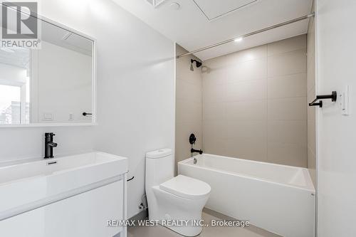 311 - 2 Augusta Avenue, Toronto, ON - Indoor Photo Showing Bathroom