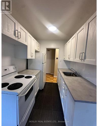 210 - 970 Eglinton Avenue E, Toronto, ON - Indoor Photo Showing Kitchen