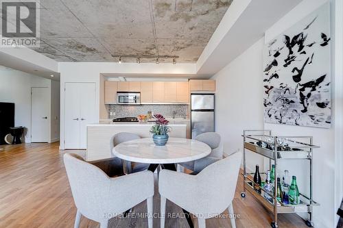 701 - 25 Oxley Street, Toronto, ON - Indoor Photo Showing Dining Room