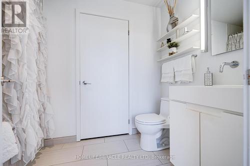 701 - 25 Oxley Street, Toronto, ON - Indoor Photo Showing Bathroom