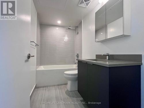 1126 - 2031 Kennedy Road, Toronto, ON - Indoor Photo Showing Bathroom