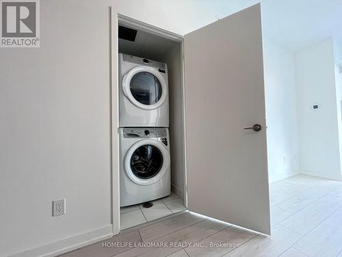 1126 - 2031 Kennedy Road, Toronto, ON - Indoor Photo Showing Laundry Room