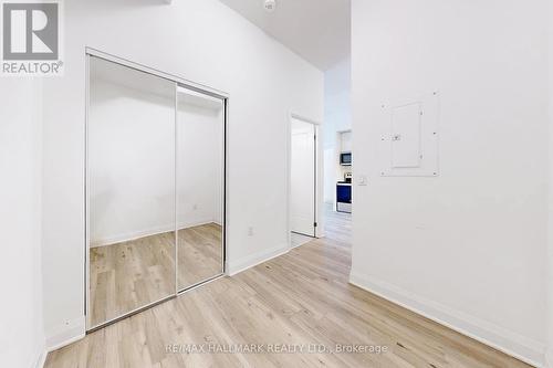 421 - 3220 Sheppard Avenue E, Toronto, ON - Indoor Photo Showing Other Room