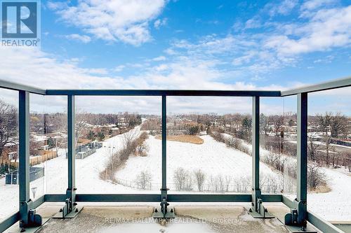 421 - 3220 Sheppard Avenue E, Toronto, ON - Outdoor With View