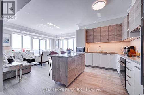 C 3607 - 12 Gandhi Lane, Markham, ON - Indoor Photo Showing Kitchen