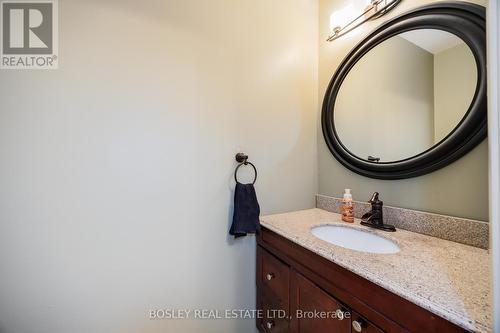 Upper - 52 Lowe Boulevard, Newmarket, ON - Indoor Photo Showing Bathroom