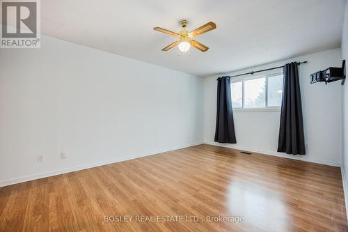 Upper - 52 Lowe Boulevard, Newmarket, ON - Indoor Photo Showing Other Room