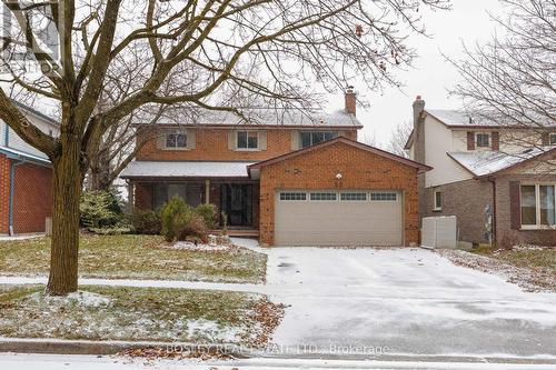 Upper - 52 Lowe Boulevard, Newmarket, ON - Outdoor With Facade