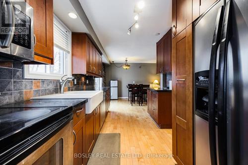 Upper - 52 Lowe Boulevard, Newmarket, ON - Indoor Photo Showing Kitchen