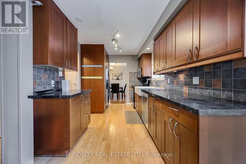 Upper - 52 Lowe Boulevard, Newmarket, ON - Indoor Photo Showing Kitchen