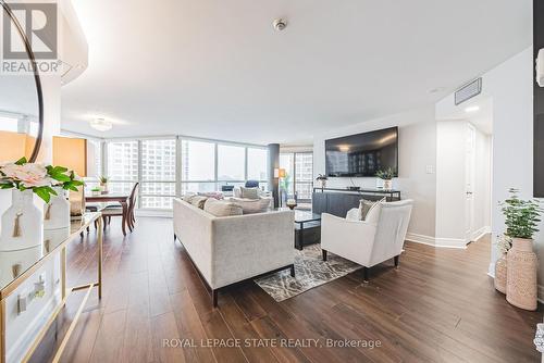 1502 - 45 Kingsbridge Garden Circle, Mississauga, ON - Indoor Photo Showing Living Room