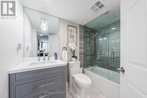 1502 - 45 Kingsbridge Garden Circle, Mississauga, ON - Indoor Photo Showing Bathroom