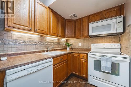 1908 - 150 Charlton Avenue E, Hamilton, ON - Indoor Photo Showing Kitchen