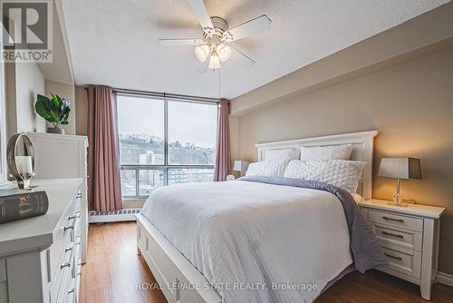 1908 - 150 Charlton Avenue E, Hamilton, ON - Indoor Photo Showing Bedroom