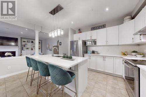 55 Donland Avenue, Grimsby, ON - Indoor Photo Showing Kitchen With Upgraded Kitchen