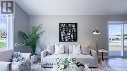 246 Beech Street, Central Huron (Clinton), ON - Indoor Photo Showing Living Room