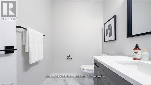 246 Beech Street, Central Huron (Clinton), ON - Indoor Photo Showing Bathroom