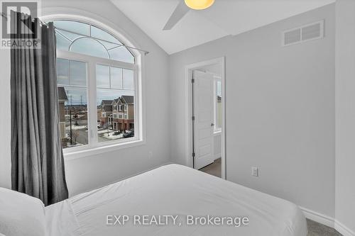 128 Gelderland, Ottawa, ON - Indoor Photo Showing Bedroom