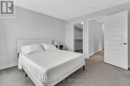 128 Gelderland, Ottawa, ON - Indoor Photo Showing Bedroom