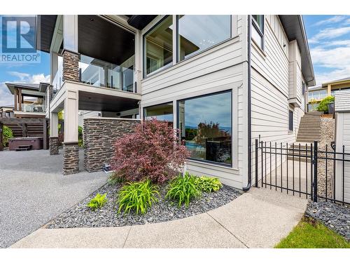 924 Lamont Lane, Kelowna, BC - Outdoor With Balcony