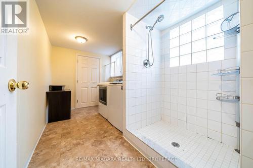 29 Elm Ridge Drive, St. Catharines (461 - Glendale/Glenridge), ON - Indoor Photo Showing Bathroom