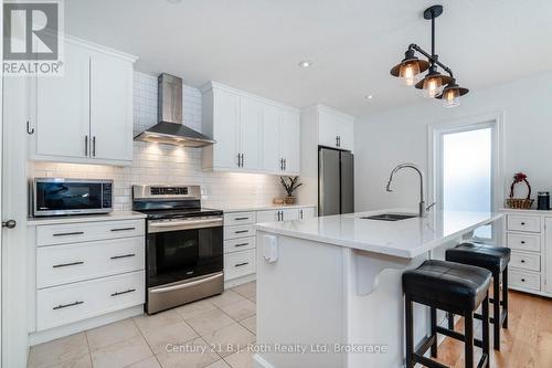 35 Ralph Dalton Boulevard, Tay (Victoria Harbour), ON - Indoor Photo Showing Kitchen With Upgraded Kitchen