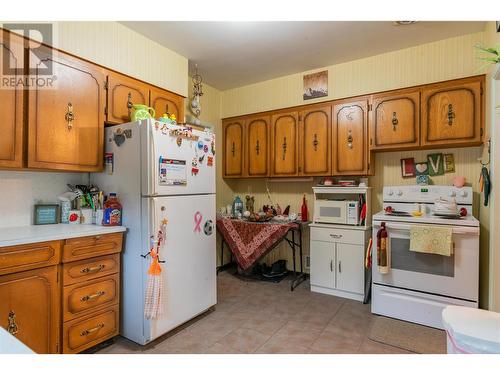 3321 Highway Drive, Trail, BC - Indoor Photo Showing Kitchen