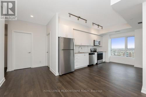 705 - 56 Lakeside Terrace, Barrie, ON - Indoor Photo Showing Kitchen