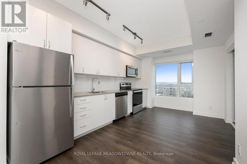 705 - 56 Lakeside Terrace, Barrie, ON - Indoor Photo Showing Kitchen