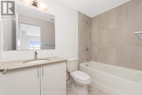 705 - 56 Lakeside Terrace, Barrie, ON - Indoor Photo Showing Bathroom