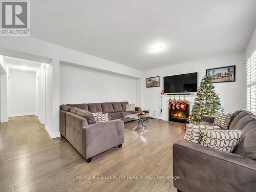 995 Edinburgh Drive, Woodstock, ON - Indoor Photo Showing Living Room With Fireplace