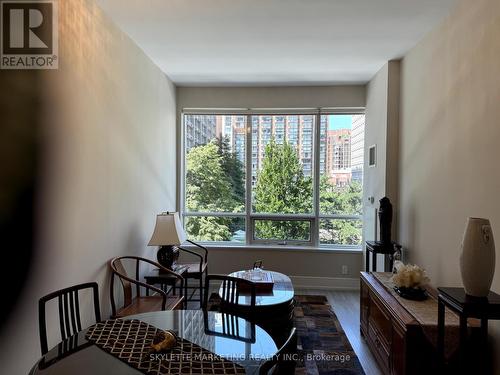 604 - 21 Balmuto Street, Toronto, ON - Indoor Photo Showing Dining Room