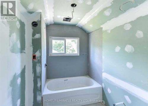 481 David Street, Gravenhurst, ON - Indoor Photo Showing Bathroom