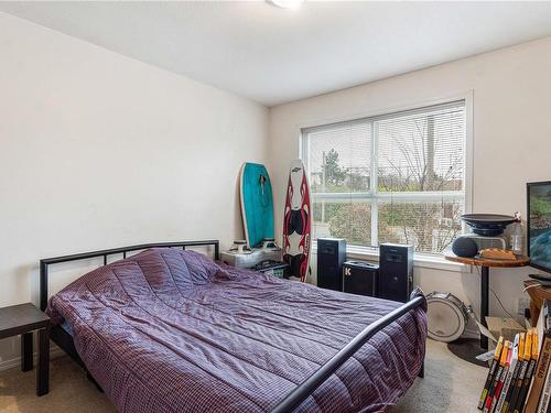 202-690 3Rd St, Nanaimo, BC - Indoor Photo Showing Bedroom