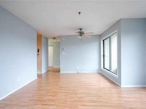 307-3460 Quadra St, Saanich, BC - Indoor Photo Showing Other Room