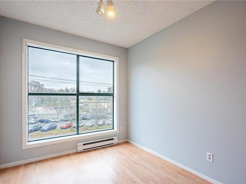 307-3460 Quadra St, Saanich, BC - Indoor Photo Showing Other Room