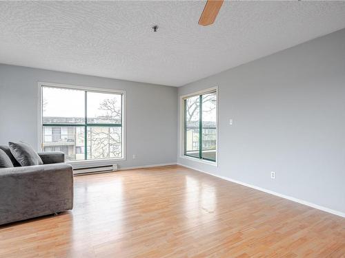 307-3460 Quadra St, Saanich, BC - Indoor Photo Showing Other Room