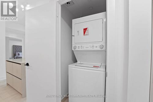 2313 - 35 Mercer Street, Toronto, ON - Indoor Photo Showing Laundry Room