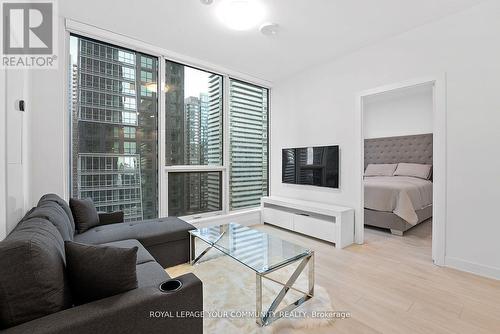 2313 - 35 Mercer Street, Toronto, ON - Indoor Photo Showing Living Room