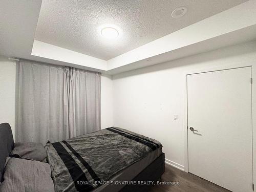 703-32 Forest Manor Rd, Toronto, ON - Indoor Photo Showing Bedroom