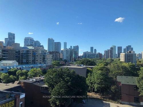 810-219 Dundas St E, Toronto, ON - Outdoor With View