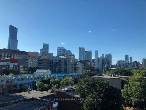 810-219 Dundas St E, Toronto, ON - Outdoor With View