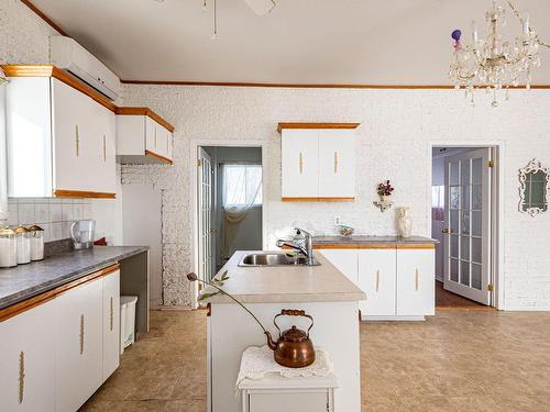 Cuisine - 1734 Ch. Du Fleuve, Les Cèdres, QC - Indoor Photo Showing Kitchen