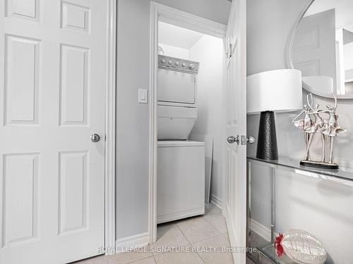 2903-2420 Baronwood Dr, Oakville, ON - Indoor Photo Showing Laundry Room