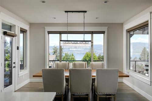 5330 Ptarmigan Street, Kelowna, BC - Indoor Photo Showing Dining Room